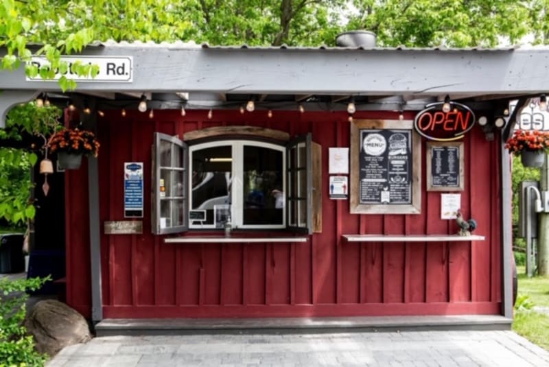 Rooster Fries in Leaskdale, Ontario