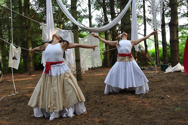 Otros Rostros Performers in Forest
